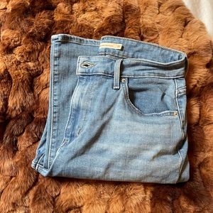 Levis 725 high rise bootcut jeans